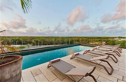 RoodTop Pool