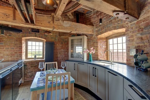 The Mill, Harpley: The breakfast kitchen on the second floor