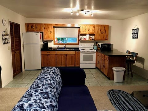 Nice open concept for meal prep and visiting