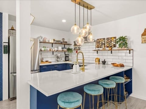 Condo, 1 Bedroom | Private kitchen | Fridge, oven, coffee/tea maker