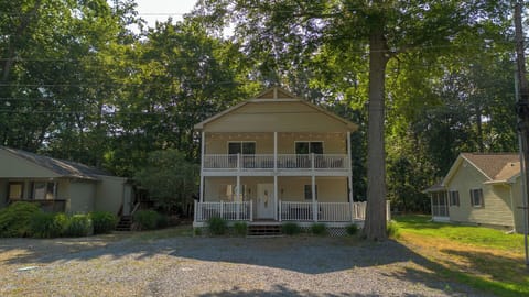 Ample Parking in the front 

