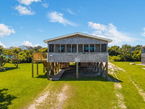 Classic OBX beach box — freshly updated and just a 5-minute walk to the sand.