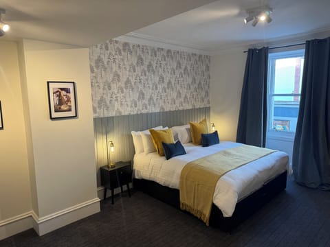 Standard Double or Twin Room | Desk, laptop workspace, iron/ironing board, cribs/infant beds