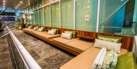 32-inch LCD TV with cable channels, TV