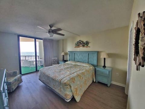 Master (King) Bedroom