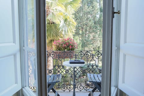 Deluxe Room | Terrace/patio