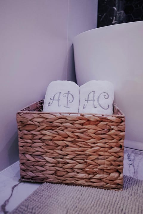 Suite, City View | Bathroom