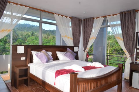  Deluxe Room with Balcony  | In-room safe, desk, rollaway beds, free WiFi