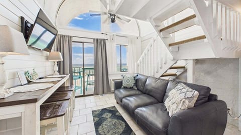 Welcome to "Ambassador's Beachfront 331"