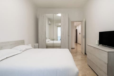 Apartment, 1 Bedroom | Iron/ironing board, free WiFi