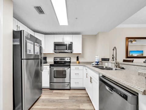 Condo, Multiple Beds (Majestic Beach Towers 1-2003) | Private kitchen | Oven, toaster