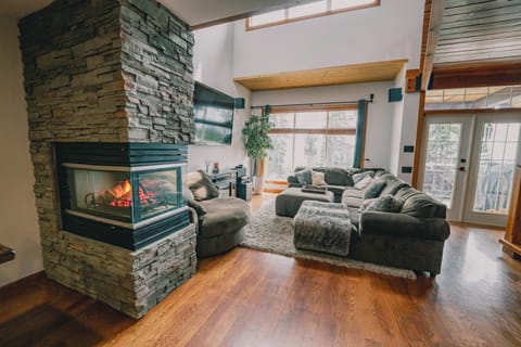 Chalet, Balcony, Mountain View | Living area | Flat-screen TV