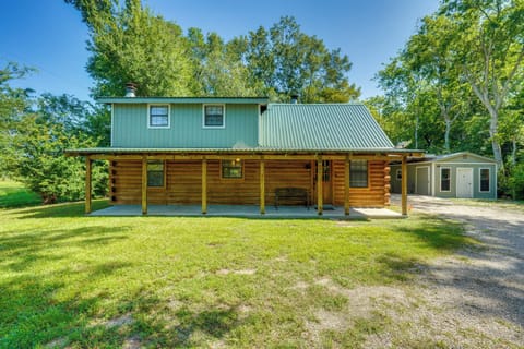 Duson Vacation Rental | 2BR | 2BA | 1,250 Sq Ft | 2 Steps to Enter