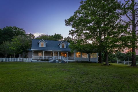 Schulenburg Ranch Retreat- looking mighty fine lit up at night 