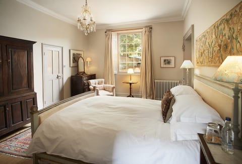 The luxuriously appointed bedroom with 5' king size bed and luxurious Vi Spring mattress