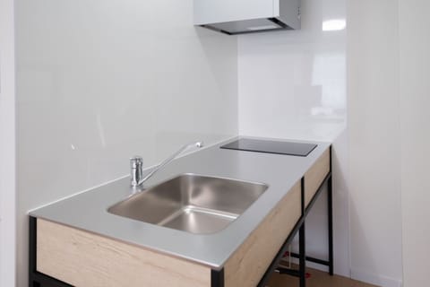 B(6p), Non Smoking | Private kitchen | Fridge, microwave, stovetop, cookware/dishes/utensils