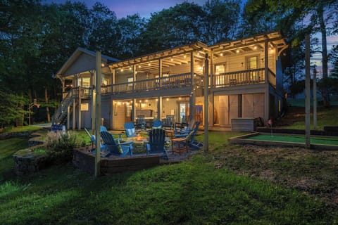 Get ready for backyard fun and all-around enjoyment for everyone—from relaxing moments to playful adventures, this mountain retreat has something for every guest to love!