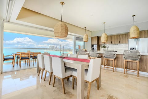 Condo - Image 2