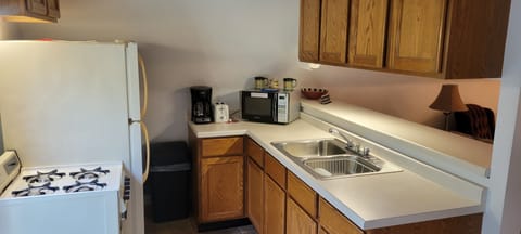 The Evening Veranda | Private kitchen | Fridge, microwave, coffee/tea maker