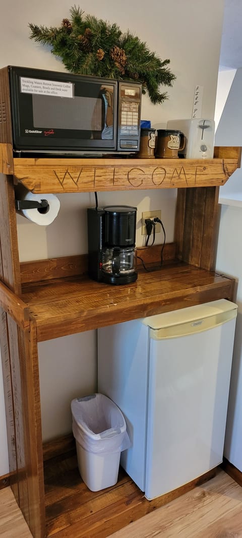 The Garden Shed | Premium bedding, Tempur-Pedic beds, iron/ironing board, free WiFi