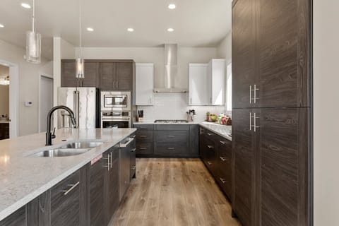 House 1: Fully Equipped Kitchen