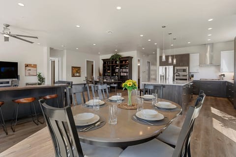 House 1: Dining Area