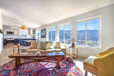 House, 3 Bedrooms | Living area | Smart TV