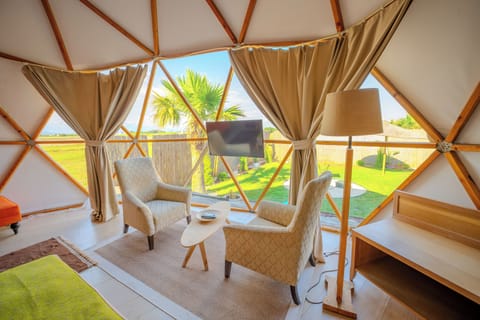 Club Bungalow, Patio, Garden View