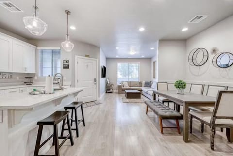 Townhome, 3 Bedrooms | Interior