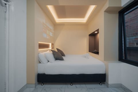 Deluxe Double room with Shared bathroom | Individually decorated, individually furnished, desk, free WiFi