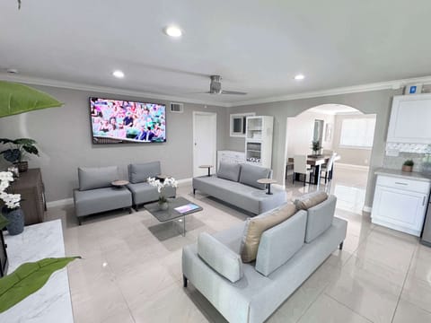 Living room with 75in smart TV