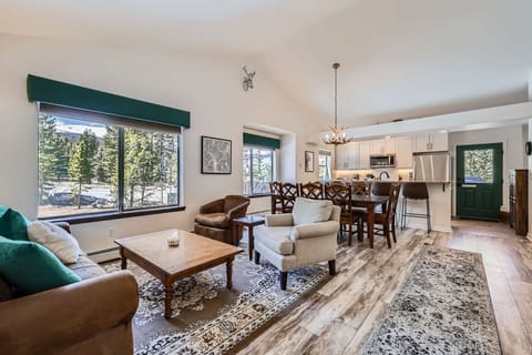 Welcome to Ski Hill Chalet!
