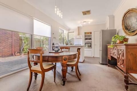 Dining/Kitchen
