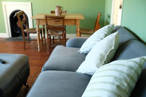 Living Room / Lounge