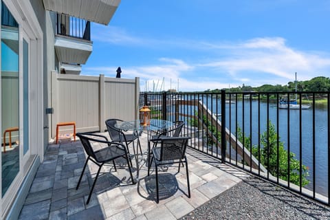 Private Deck