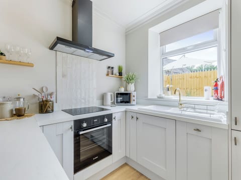 Kitchen | Lansdowne House, Brecon