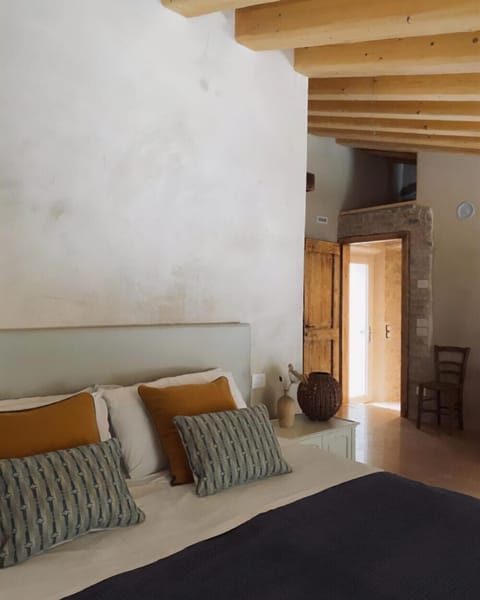 Family Room, Mountain View | Free WiFi