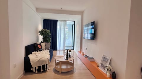 Grand Suite, City View | Living area