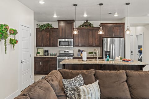 House, 5 Bedrooms | Interior