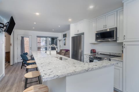 Kitchen - Fully remodeled and fully equipped