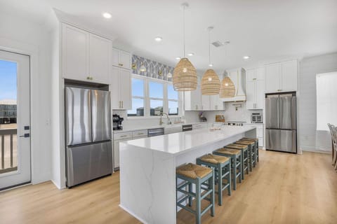 Chef's island kitchen