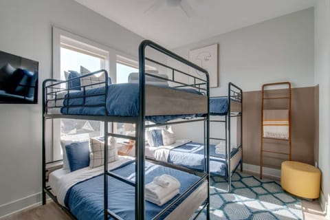 House | 4 bedrooms, desk, high-speed internet