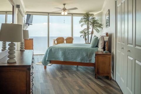 A Shore Thing at Sea Breeze - Gulf views, pools, private balcony on the beach