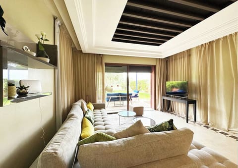 Family Apartment, Garden View | Living area