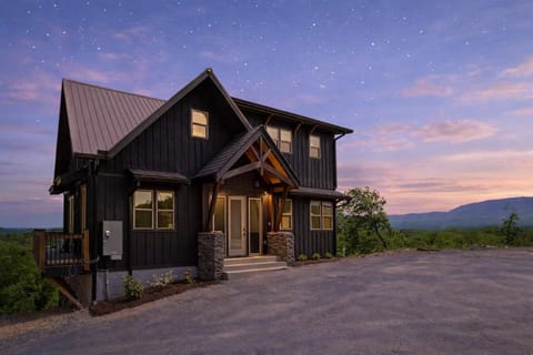 Front cabin exterior view