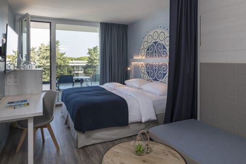 Minibar, in-room safe, desk, blackout drapes