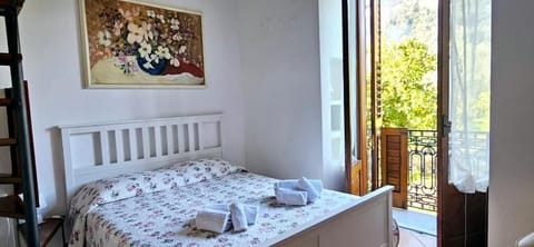 Comfort Double Room, Balcony, Garden View | In-room safe, iron/ironing board, free WiFi