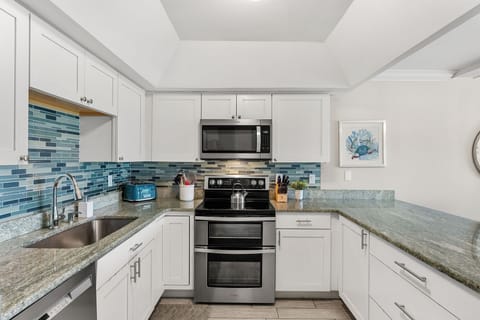 Fully equipped kitchen