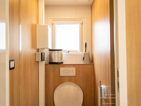 Mobile Home | Bathroom