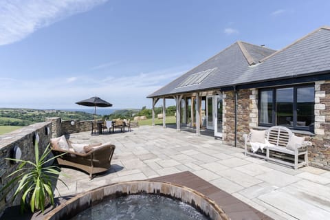 Oakfield, Crackington Haven, Bude, Cornwall, self catering with Beach Retreats.